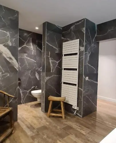 La Cravache Semesterbostad